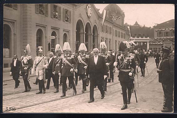 Bern. Fotopostkarte mit Ansicht Kaiser Wilhelm II in Bern+Parade. ...
