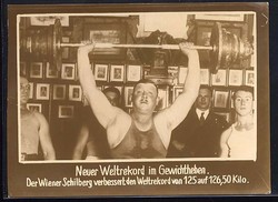 Pressefoto, Neuer Weltrekord im Gewichtheben, Fotokarte um 1930, ...