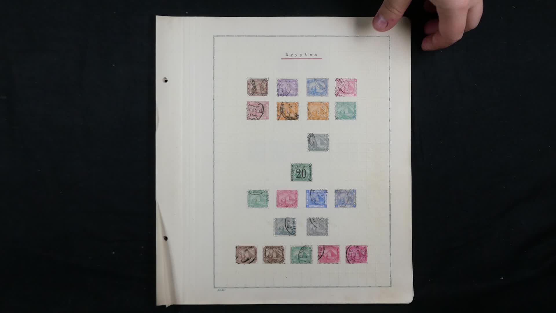 ÄGYPTEN. Sammlung auf selbstgestalteten Albumseiten in gestempelter ...