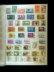 KEDAH, SARAWAK und Malayischer Bund. Kleine Sammlung auf Albumseiten ...