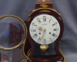 LE CASTEL PENDELUHR, als Kaminuhr oder mit Podest an der Wand ...