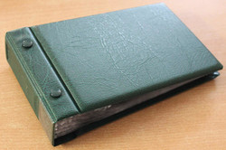 BRIEFE-ALBUM G3 grün mit 50 glasklaren Taschen aus stärkerer Folie ...