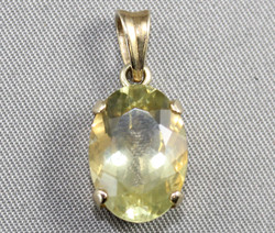 550.30: Jewelry, chains / pendants / necklaces