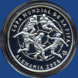 10 Pesos FIFA-WM 2006 / Silberunze gekapselt  Automatically generated ...