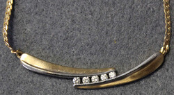 550.30: Schmuck, Ketten / Colliers / Anhänger