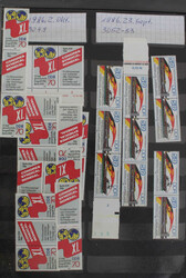 SONDERMARKEN-ZUSAMMENDRUCKE Slg. 1970/1990 auf Steckseiten im dicken ...