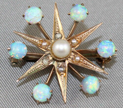 550.40: Jewelry, brooches and pins