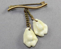 550.40: Jewelry, brooches and pins