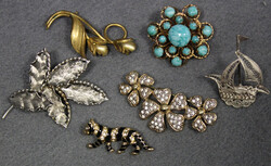 BROSCHEN-KONVOLUT: 5 Broschen aus Modeschmuck, dabei 1x türkise ...