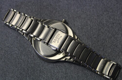 BOCCIA TITANIUM Damenuhr, ovales Gehäuse, Perlmutt-Ziffernblatt mit ...