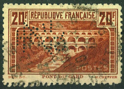 2565: France