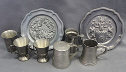 ZINN-KONVOLUT 8-tlg. 2 Wandteller ⌀ ca 23cm, 6 versch. ...