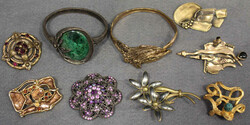 550.70: Jewelry, Lots