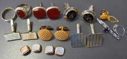 SCHMUCK-KONVOLUT: 2 Goldringe mit 14 Karat rund 10 gr. plus ...