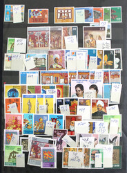 1972-1993 (ca.) postfr. Luxus-Slg. mit hunderten Werten u. 45 Blocks ...