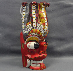 SRI LANKA: Cobra-Schlangengott-Maske „Naga Raksha“. Traditionell ...