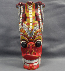 SRI LANKA: Cobra-Schlangengott-Maske „Naga Raksha“. Traditionell ...