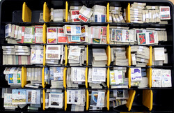 BUND BÜNDELWARE, sauber sortiert in Plastikboxen, aus 1951-2015 m. ...