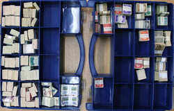 BUND BÜNDELWARE, sauber sortiert in Plastikboxen, aus 1951-2015 m. ...