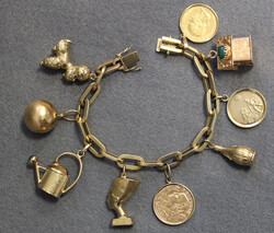 BETTLER-ARMBAND: grobe Ankerkette aus 585er Gelbgold mit reichlich ...