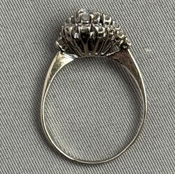 BRILLANT-RING 750er Weißgold m. 18 kl. Brillanten, zur ...