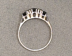 SAPHIR-RING 585er Weißgold, schmales Ringband m. 3 kl. ...