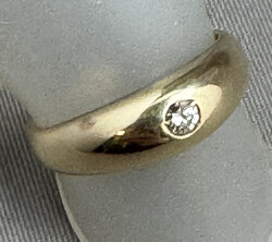 SOLITÄR-GOLDRING in 585er Gelbgold, nach oben breiter werdender ...