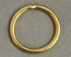 SOLITÄR-GOLDRING in 900er Gelbgold,schmaler Bandring, Kanten ...