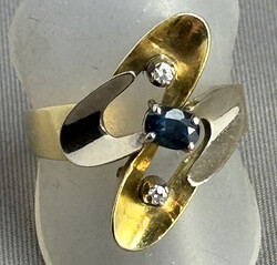 SAPHIR-GOLDRING 750er Bicolor-Gold, zentraler Saphir in Ovalschliff, ...