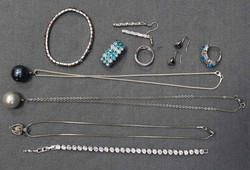 550.90: Schmuck, Sets