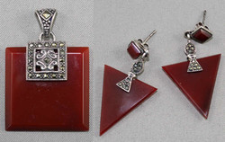 550.90: Schmuck, Sets