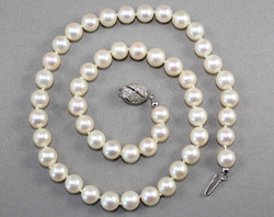 550.30: Schmuck, Ketten / Colliers / Anhänger