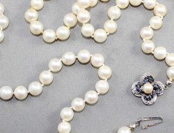550.30: Schmuck, Ketten / Colliers / Anhänger