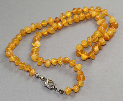550.30: Schmuck, Ketten / Colliers / Anhänger
