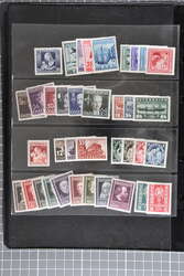 1850/1950: Lot with the good Austria 1922/36 sets and issues, all in ...