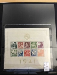 MINISHEETS. Lot in eleven very thick albums with material mainly ...