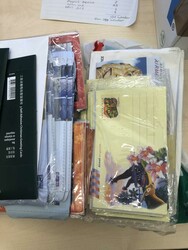 SINGAPORE & HONG KONG. Lot with stamps on stock pages (Mi= ca 3.500 ...