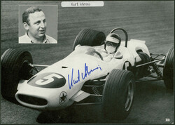 MOTORSPORT, vier dt. Fahrer geben sich hier auf je einem sign. Foto ...