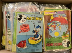 WALT DISNEY SUPERPOSTEN in 3 Umzugskisten, darunter ca. 100 Lustige ...