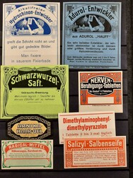 Zwei Steckalben mit Muster-Etiketten für Apotheken, Heilmittel, ...