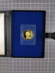 8360: Lots and Collections Coins - World wide