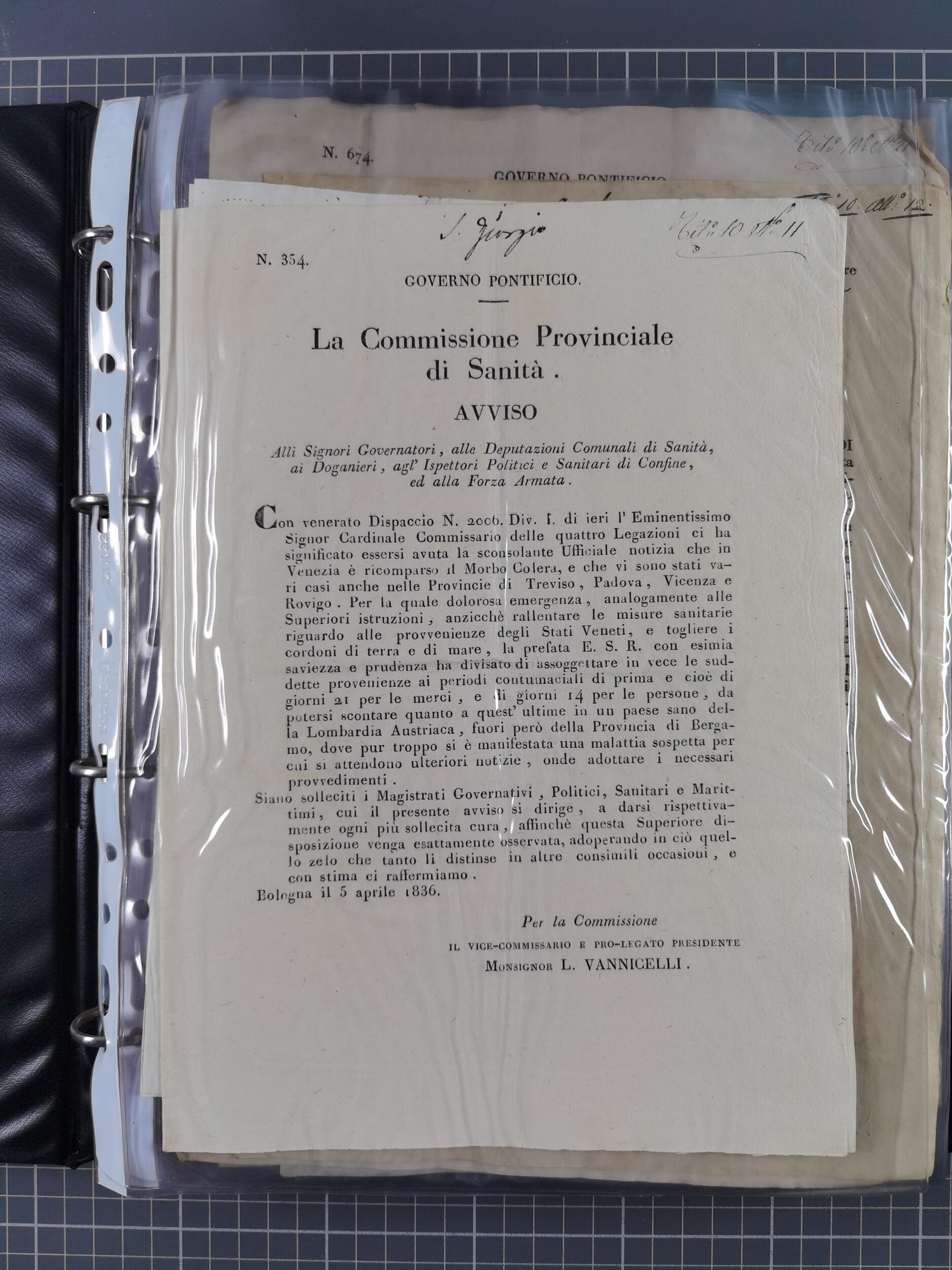 KIRCHENSTAAT: 1835/37, Sammlung von über 80 Dokumenten und Briefen ...