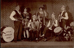 Basel (Basel Stadt) Musikgruppe Familie Herrlich II (Eckknick)  ...