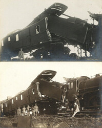 BUZAU (Rumänien) - 2 Foto-Ak EISENBAHN-UNGLÜCK in Buzau 1917 ...