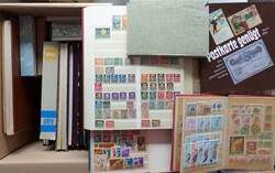 Alle Welt Sammlernachlass WuKi in zwei großen Kartons, diverse Alben ...