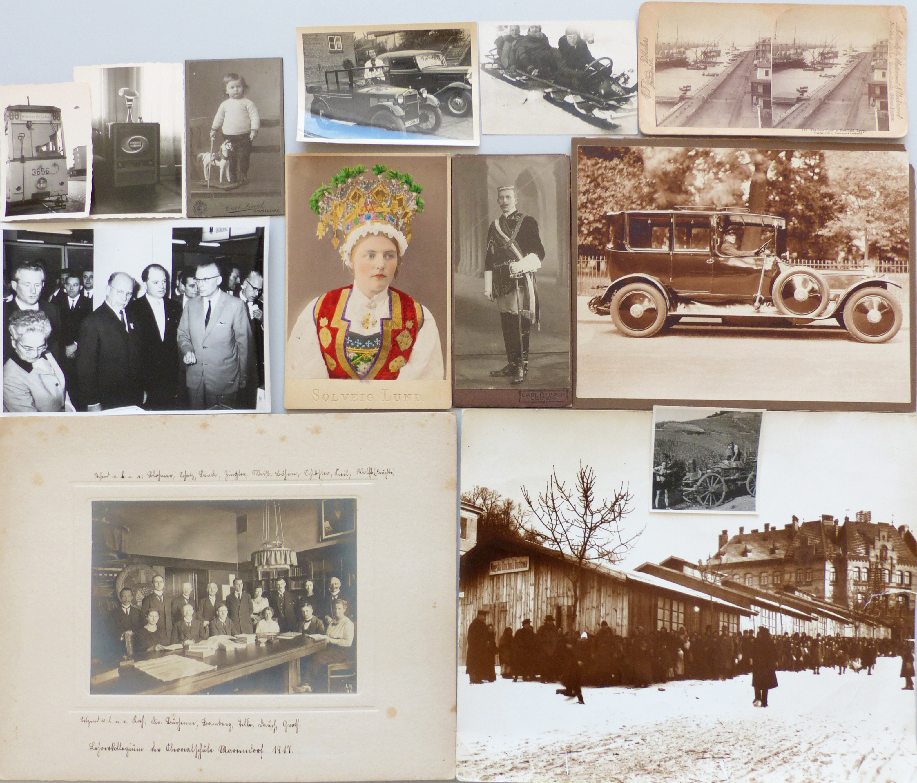 Fotographie Kiste mit über 300 Fotos aus verschiedenen Zeiten in ...