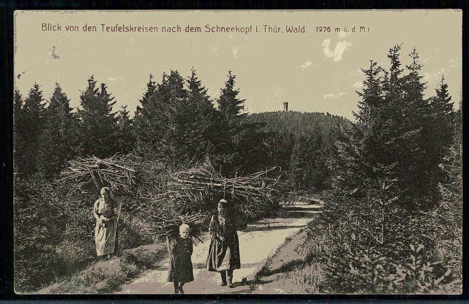 Schneekopf im Thüringer Wald, Fotokarte Frauen beim Schleppen von ...