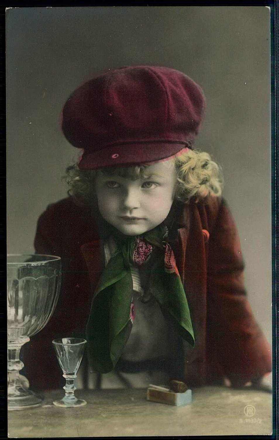 Fotokarte eines Kindes vor Weinglas und Zigarre, ungebraucht, gute ...