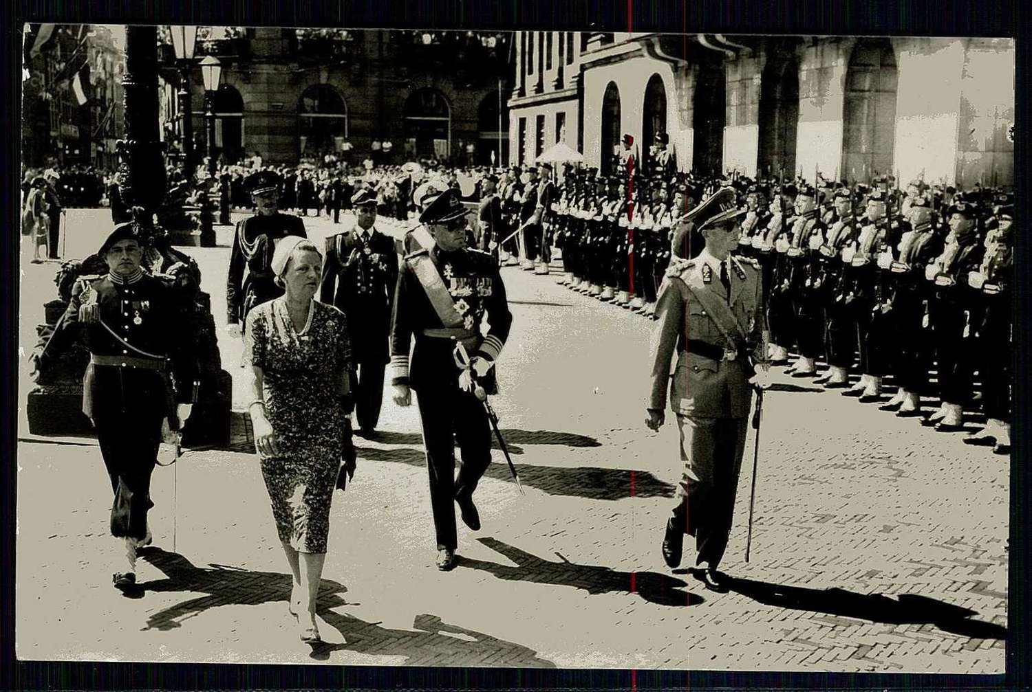 Niederlande, Erinnerungs-Pressekarte vom 8. Juli 1959, hier Königin ...