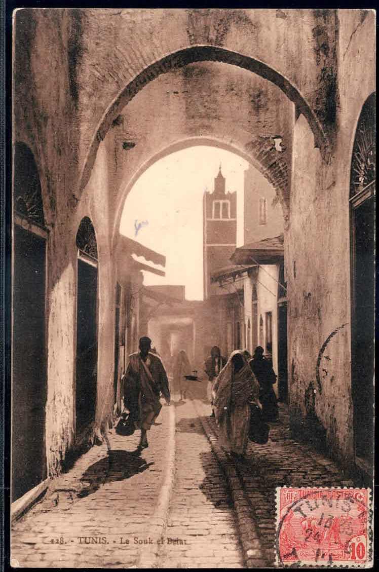 Ca. 1910, bildseitig frankierte AK aus Tunis 'Le Souk el Belat', ...